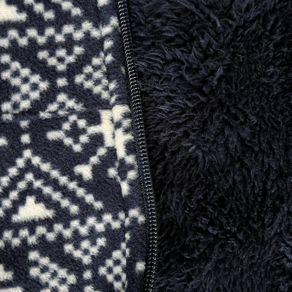 Bundle of 4 fleece vests - Picture 4 of 9